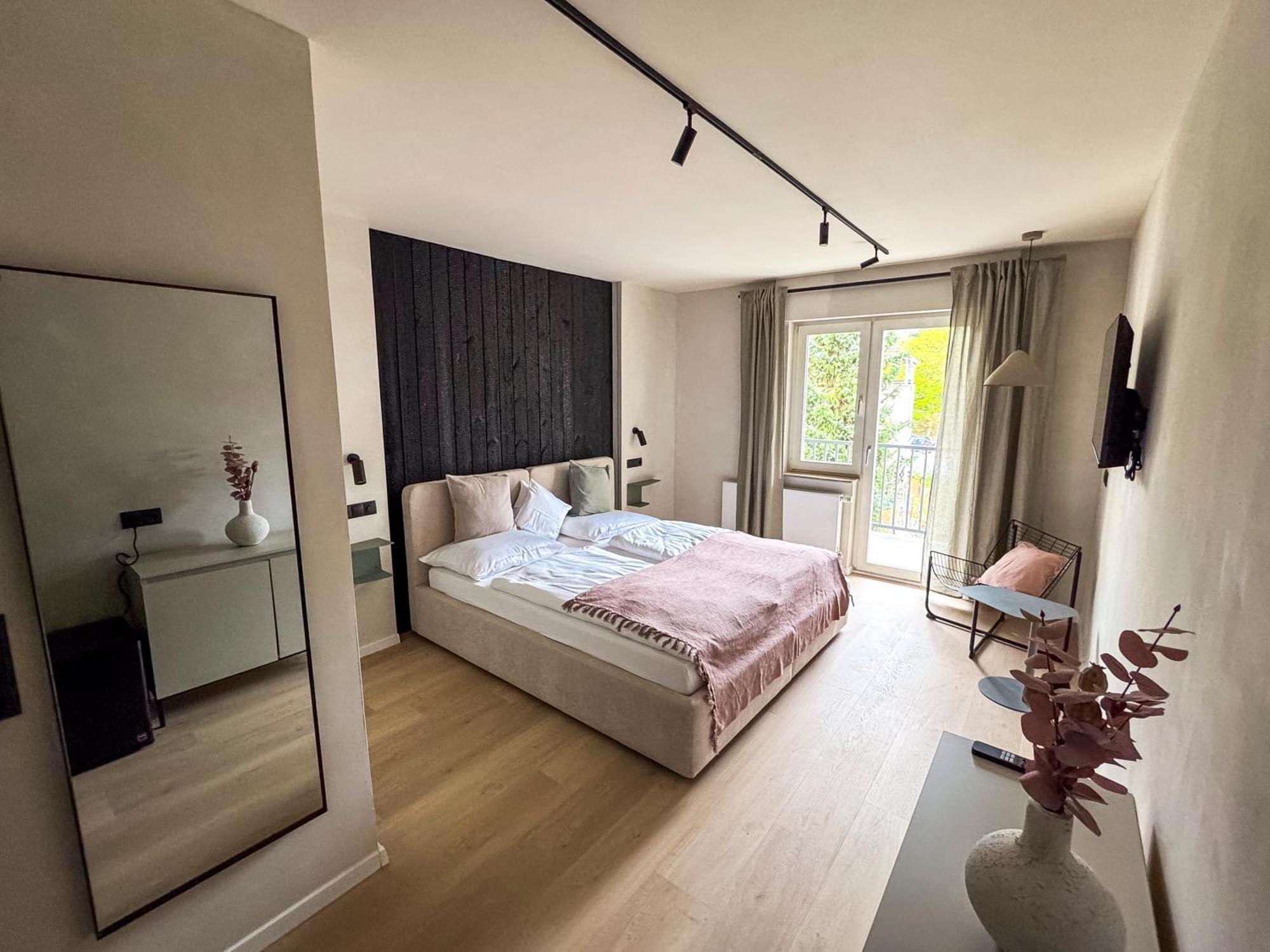 Hotel Weinhaus Kreuter โคเบลนซ์ ภายนอก รูปภาพ